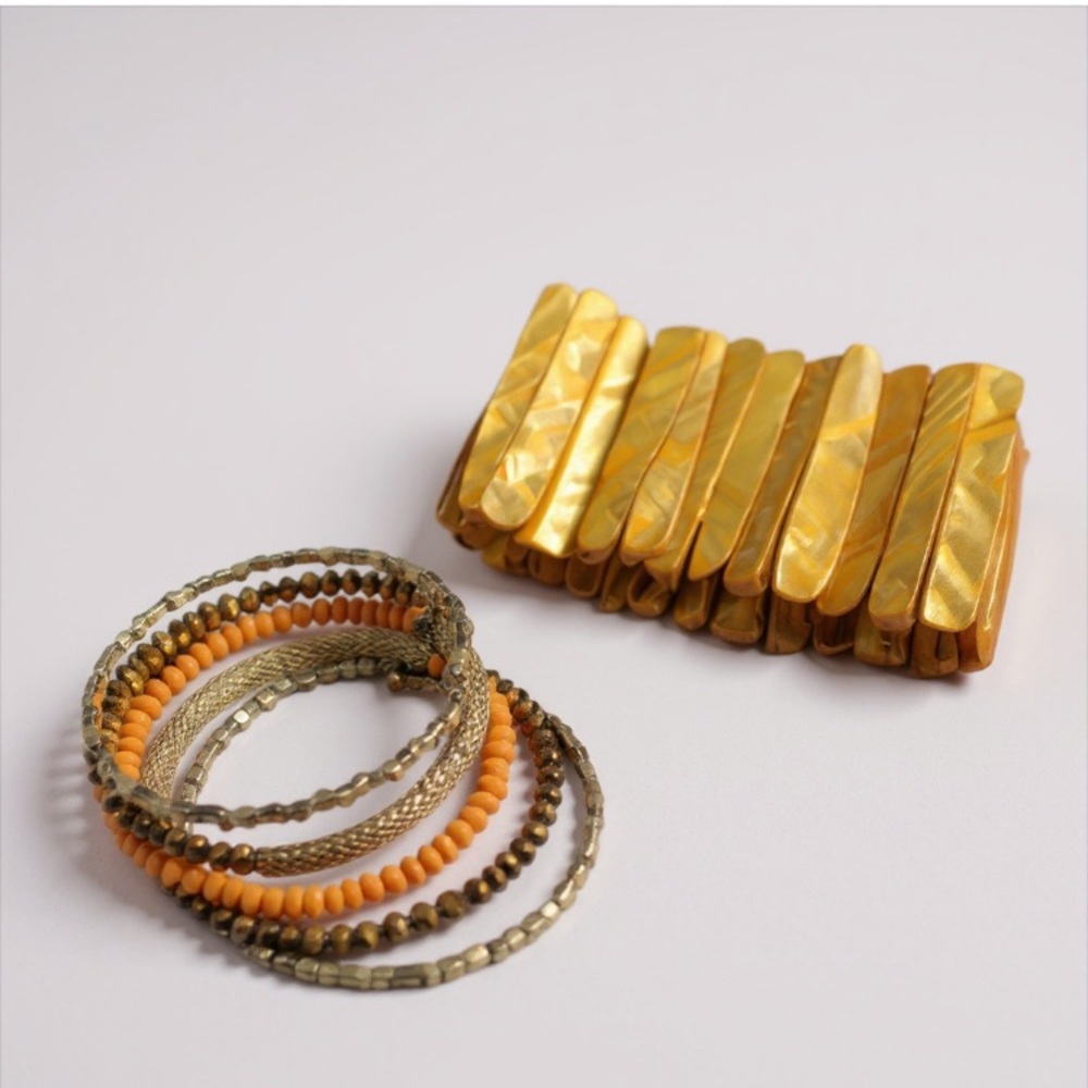 Bundle of two bangle bracelets